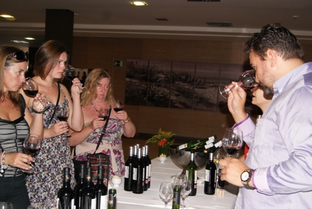  Wine tasting 